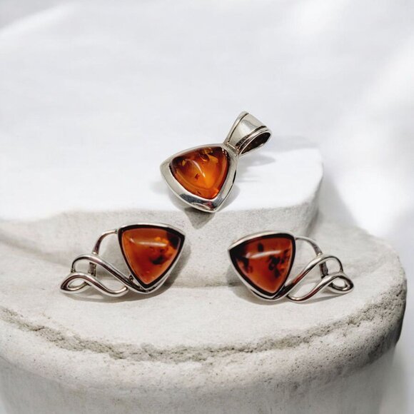 Sterling Silver and Amber Set Studded earrings and pendant - Picture 1 of 8